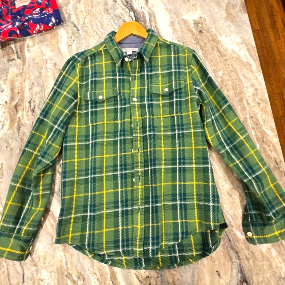 Outerknown Blanket Flannel Shirt, Medium, Kelly Green Plaid.